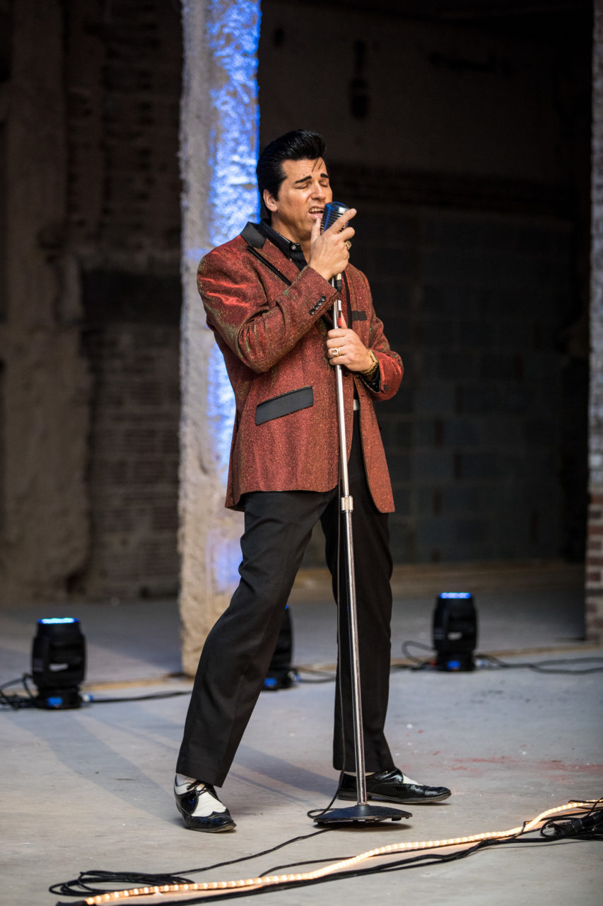 Elvis impersonator performs for 100 Club members - Winter 2018